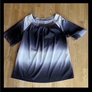 Liz Lange Maternity Beautiful Sz M Silky Ombré  Top With  Optional Belt